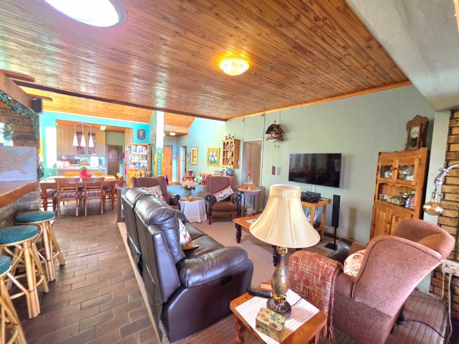 5 Bedroom Property for Sale in Panorama Free State